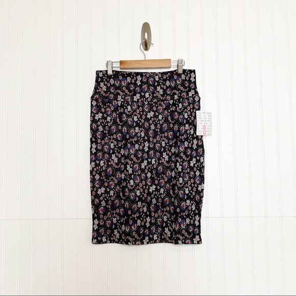 Lularoe Black Jacquard Floral Cassie Pencil Skirt - Picture 4 of 6